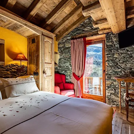 Bed & Breakfast La Luge D'antan & 4*