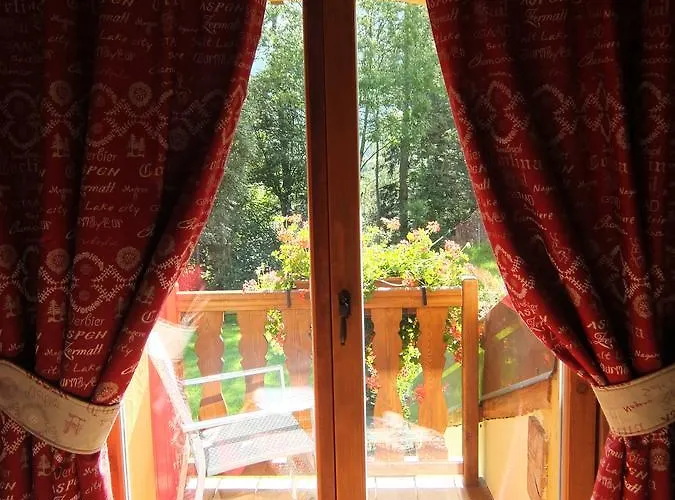 Bed & Breakfast La Luge D'antan & 4*